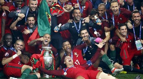 تحدث نجم منتخب البرتغال والنادي الملكي ريال مدريد، كريستيانو رونالدو، عقب مباراة منتخب البرتغال ومنتخب الدنمارك خلال التصفيات المؤهلة ليورو 2016 ، وأكد أنه كان يعرف مكان. 300 ألف يورو لكل لاعب بالمنتخب البرتغالي