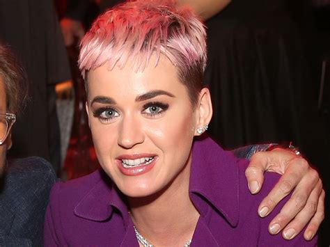 Katy Perry Suffers Wardrobe Malfunction On American Idol Toronto Sun