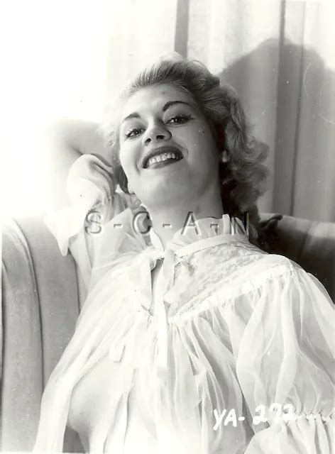 original vintage 1940s 60s nude rp super endowed woman in lingerie big smile £11 63 picclick uk