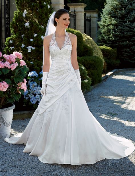 David mathebula başka oyuncu ile karşılaştır. 21 Gorgeous Wedding Dresses (From $100 to $1,000!) | Glamour
