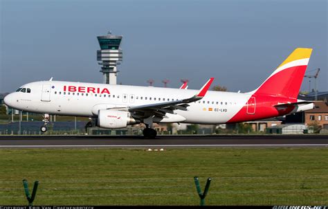 Airbus A320 216 Iberia Aviation Photo 5019373