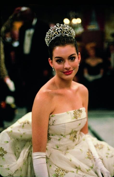 Anne Hathaway As Mia Thermopolis The Princess Diaries Greatest Props