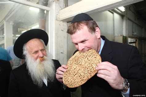 Canadian Fm Devotes Chunk Of Israel Visit To Kfar Chabad Photos