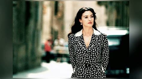 It was directed and written by giuseppe tornatore from a story. Ennio Morricone - Ma L'Amore No (Malena OST) - YouTube