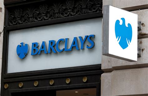 GM, Barclays sign long-term credit card partnership agreement | Reuters