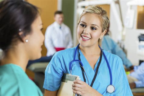 Multibrief Nursing Leaders Modeling Positive Communication