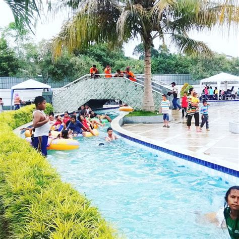 Harga tiket masuk relatif terjangkau. Tiket Masuk dan Lokasi Siantar Waterpark Martoba Sumut ...