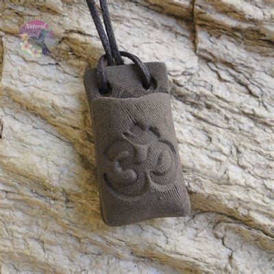 Por isso, você não deve se apegar ao nome da máscara de argila verde, pois pode estar precisando mais da amarela ou da vermelha. Colar Difusor Pessoal Ohm Café Flores da Terra R$39 ...
