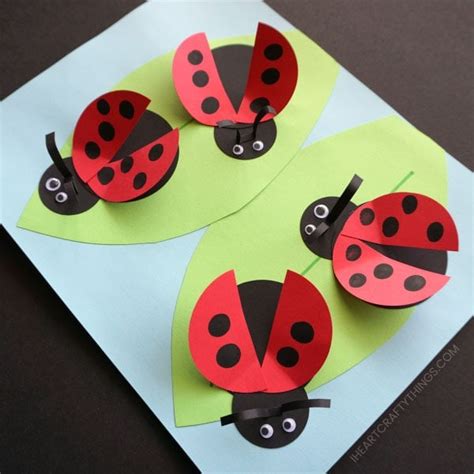 How To Make A Paper Ladybug Craft - I Heart Crafty Things