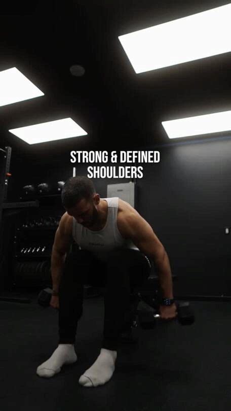 Strong And Defined Shoulders Gymaholic Fitness App