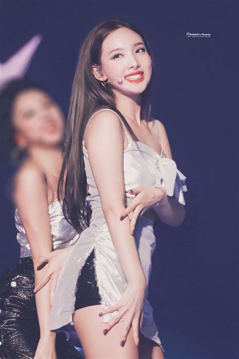 Times Twice S Nayeon Channeled Her Sexy Side In The Most Gorgeous Stage Outfits Koreaboo