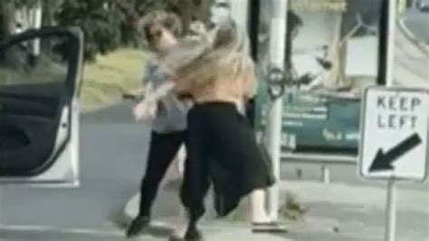 Road Rage Brawl Women Fight On Melbourne Street Daily Telegraph