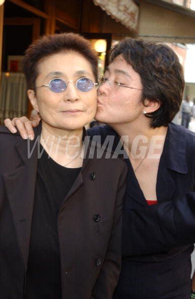 Yoko Onos Daughter Kyoko Cox Gives Her Mother A Kiss As They Leave La