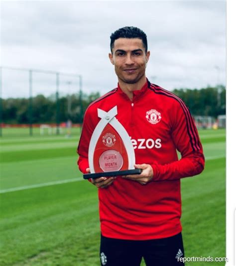 Cristiano Ronaldo Pose With His Player Of The Month Of April Award