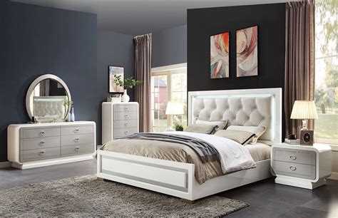 New Glossy Off White 5 Pieces King Bedroom Set With Led Lighted