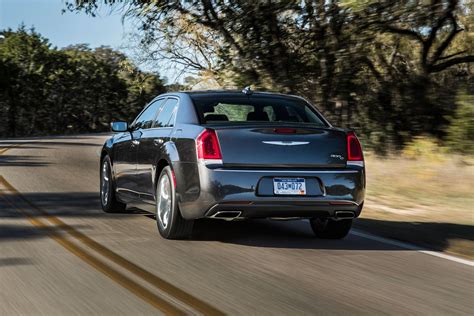 2020 Chrysler 300 Gets Fancy New Chrome Package Carbuzz