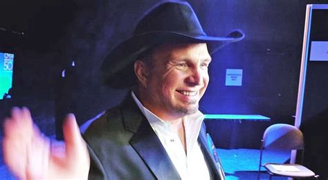 Uncovering The Truth Behind Garth Brooks Hair Transplant Speculation