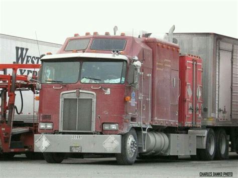 Custom Kenworth Coe With An Aerodyne Sleeper And Second Sleeper Attached