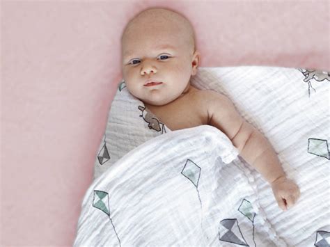 Swaddling your baby: Step-by-step instructions