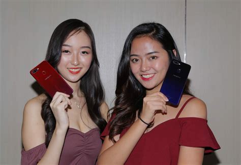 Now, you can watch videos or play games more comfortably than an iphone or other. OPPO F9 in Malaysia - gainsinfo