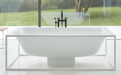Unsere waschbecken, duschflächen und badewannen erfüllen höchste architektonische ansprüche. Badewannen-Anlagen