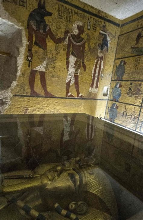 Egypt Says Scan Of King Tuts Burial Tomb Shows Hidden Rooms