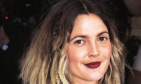 Drew Barrymore Honoured For Philanthropy Daily Mail Online