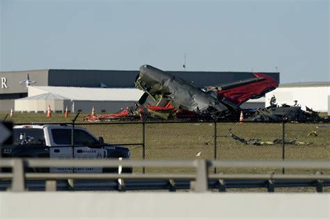Everybody Was In Shock 2 Planes Collide Crash At Veterans Day Air