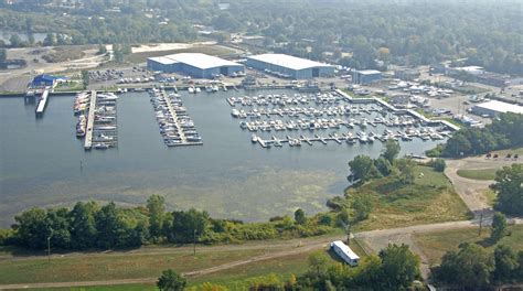 Safe Harbor Great Lakes in Muskegon, MI, United States - Marina Reviews