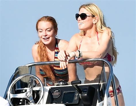 Lindsay Lohan Is Not Pregnant Says Pal Hofit Golan