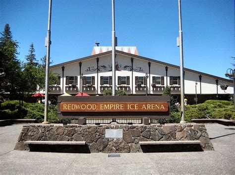 The size of the ice rink is huge so makes it easier for all types of skaters to try their hand at ice skating. Snoopy Ice Rink...Redwood Empire Ice Arena, Santa Rosa, Ca ...