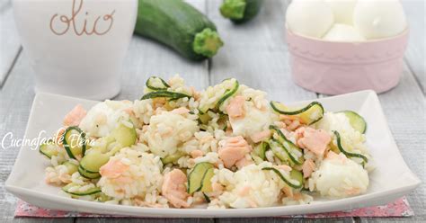 Nella scelta del tipo di salmone affumicato da acquistare usato crudo o cotto, fresco o congelato, il salmone ha moltissimi utilizzi in cucina: RISO FREDDO SALMONE e MOZZARELLA estivo