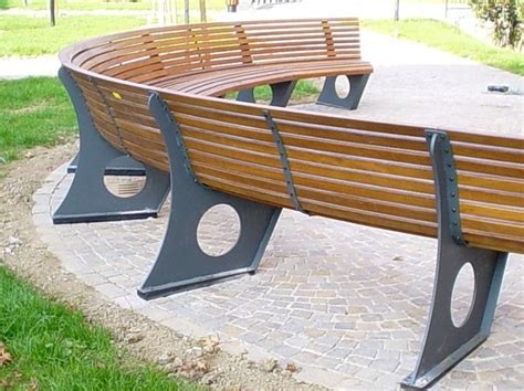 Curved Bench With Back Curved Outdoor Bench And Their Features Garden Design Curved
