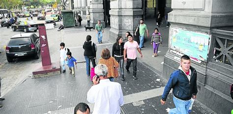 Con la Policía no dejaron que se instalen los manteros en Retiro