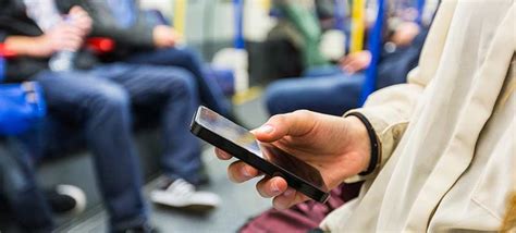 Smartphone Usage Shows Generation Gaps—and Bridges