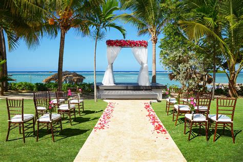 A Zoetry Montego Bay Wedding Day Is A Step Above The Rest Casamento Jamaica Casamentos No