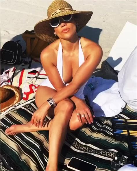 Jennifer Lopez Cleavage Thefappening