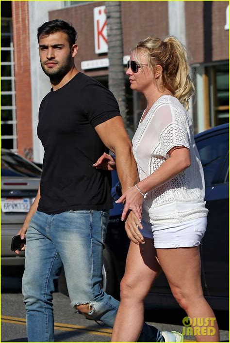 Britney Spears Holds Hands With Boyfriend Sam Asghari After An Early