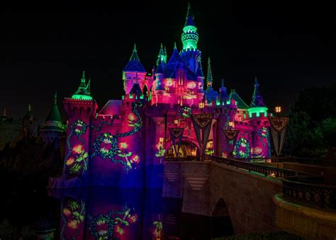 Guide To Halloween Time At Disneyland Disney Tourist Blog
