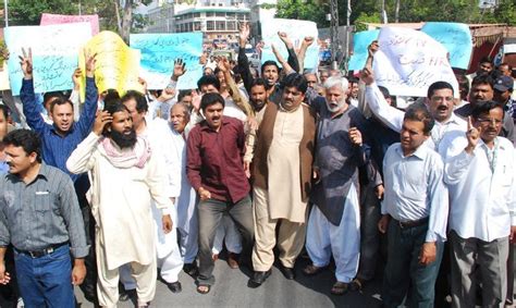 Ptv Employees Protest Against Geo News At Press Club Lahore Governmnt