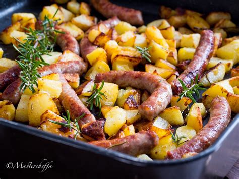 Check spelling or type a new query. Salsiccia e patate al forno - un grande classico | Ricetta ...