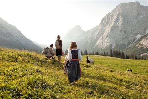 Compare reviews and find deals on hotels in with skyscanner hotels. Ferienwohnungen Haus Fasser Lermoos - Sommer