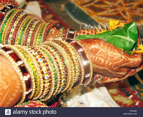 Mehndi Indian Wedding Photography Poses Pdf Most Wanted