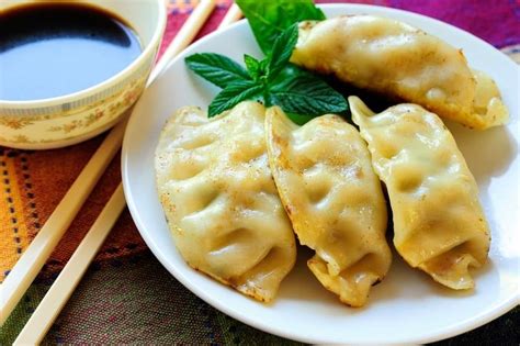 How To Make Chinese Dumplings Chinese Dumplings Dumpling Wrappers