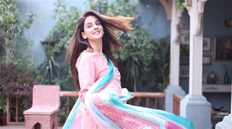 Saba Qamars Dance Video On Indian Song Nagin Goes Viral