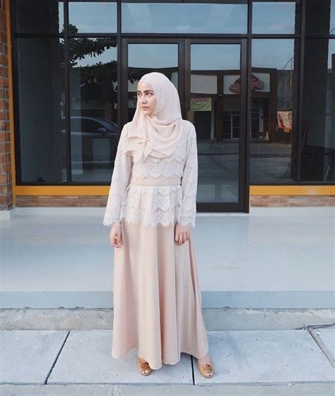 Pin Oleh Jana Truby Blog Di Graduation Model Pakaian Hijab Pakaian Wanita Model Baju Wanita