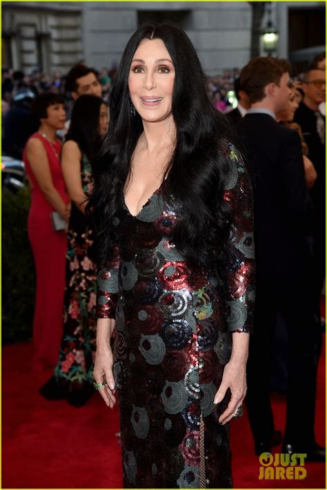 Photo Cher Sparkles At Met Gala 2015 With Marc Jacobs 07 Photo