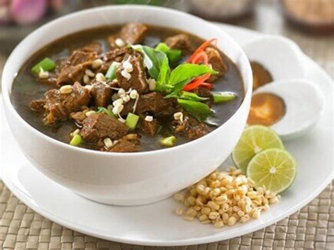 Daging sapi bumbu kecap, ongseng daging sapi, rendang daging sapi kacang putih, resep olahan daging sapi: Resep Rawon Daging Sapi Surabaya