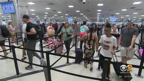 Thanksgiving Travelers Start Hitting Area Airports Youtube