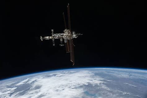 Nasas Spot The Station How To Spot The Iss From Earth Condé Nast